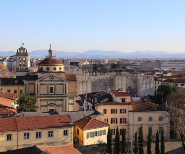 Prato_palazzo_pretorio_terrazza_superiore_vedute_03_le_carceli_e_castello_imperatore-1024x682