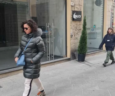 commercio-in-centro-altri-scaffali-vuoti